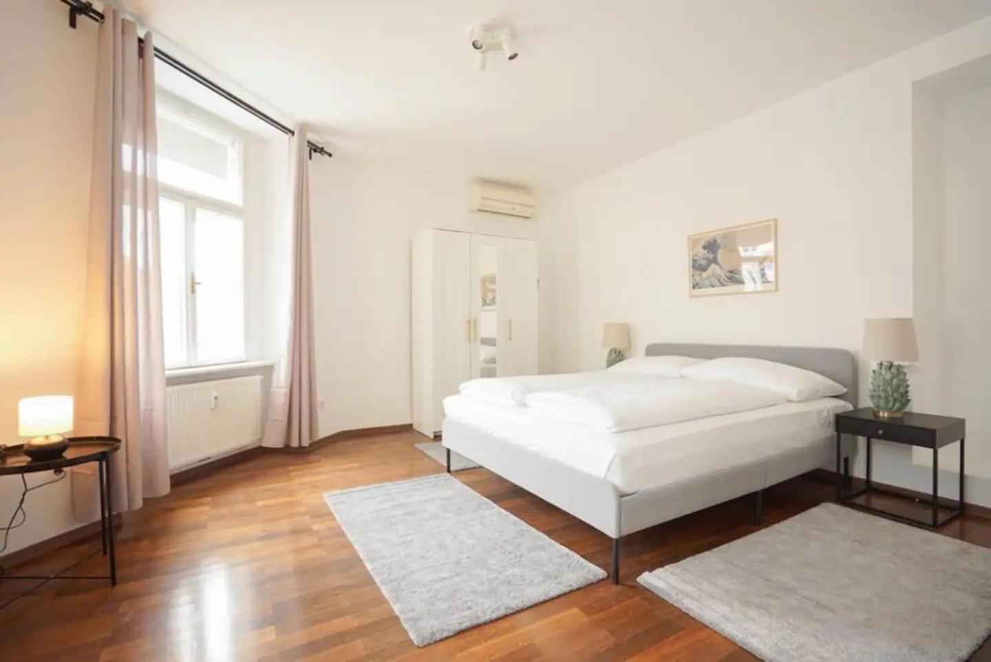 Apartament Authentic Austrian Flat In The South Of Vienna Modling Zewnętrze zdjęcie