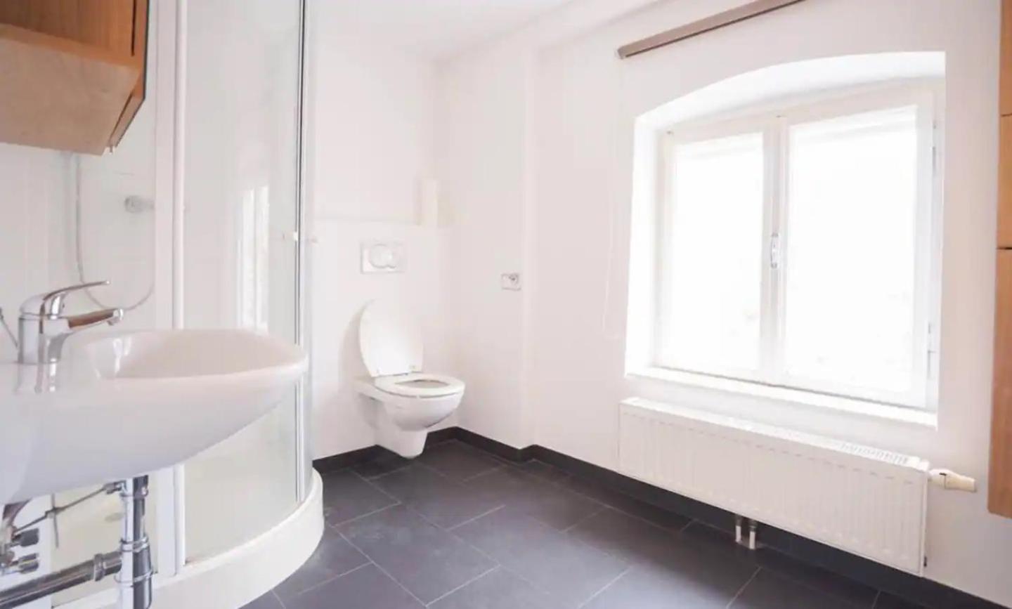 Apartament Authentic Austrian Flat In The South Of Vienna Modling Zewnętrze zdjęcie