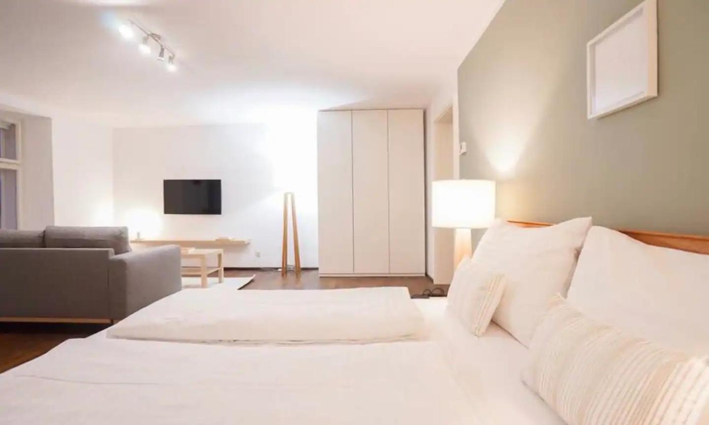 Apartament Authentic Austrian Flat In The South Of Vienna Modling Zewnętrze zdjęcie