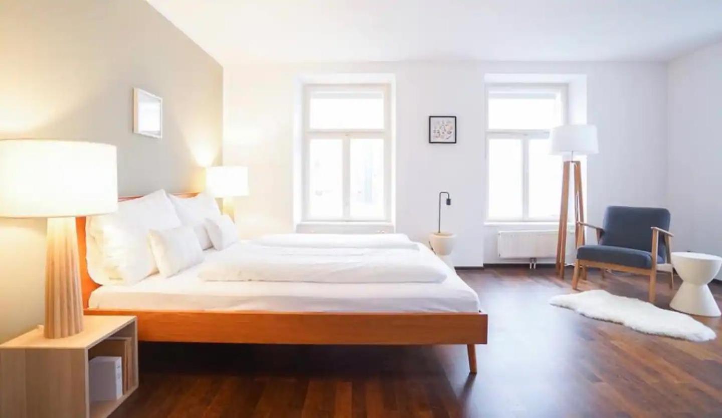 Apartament Authentic Austrian Flat In The South Of Vienna Modling Zewnętrze zdjęcie