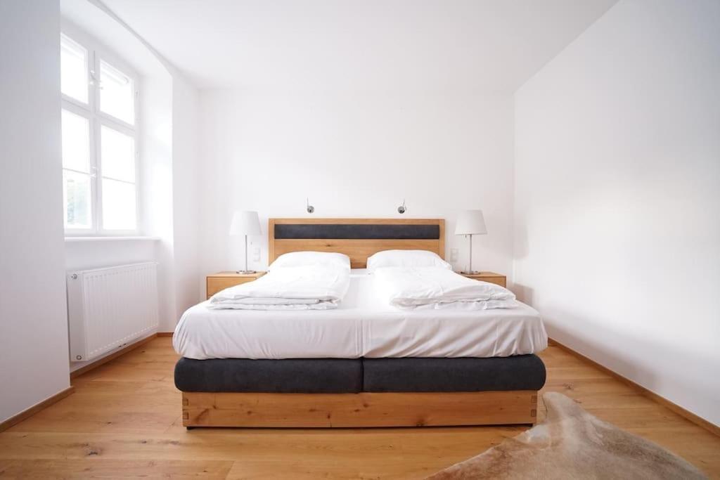 Apartament Authentic Austrian Flat In The South Of Vienna Modling Zewnętrze zdjęcie