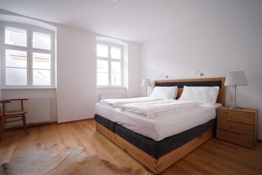 Apartament Authentic Austrian Flat In The South Of Vienna Modling Zewnętrze zdjęcie